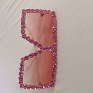 Oversized Fashion Sunglasses.Pink, jeweled.